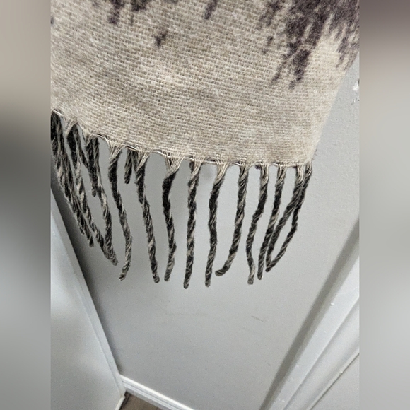 Cashmink by V. Fraas scarf. EUC. Earth Tones. Brown, Tan, Gray, purple. - Picture 4 of 5